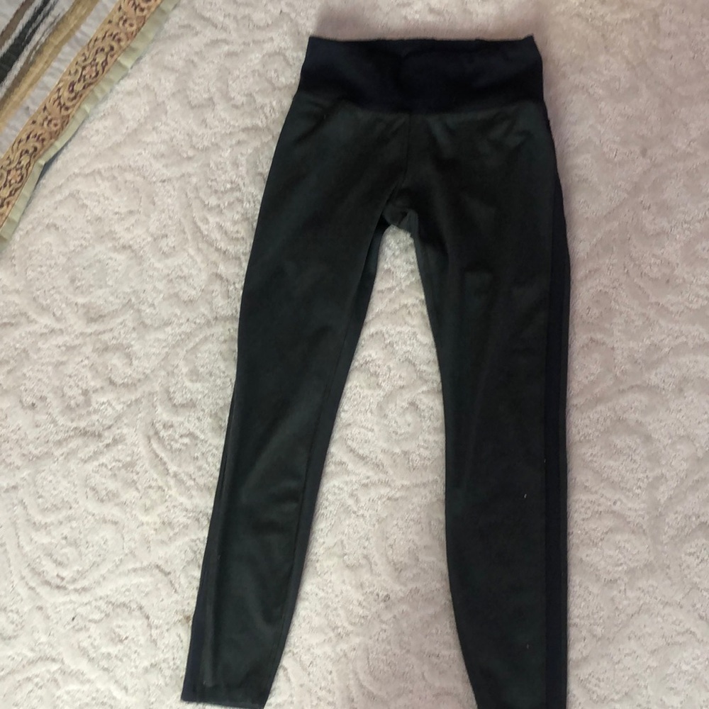 REI trendy leggings